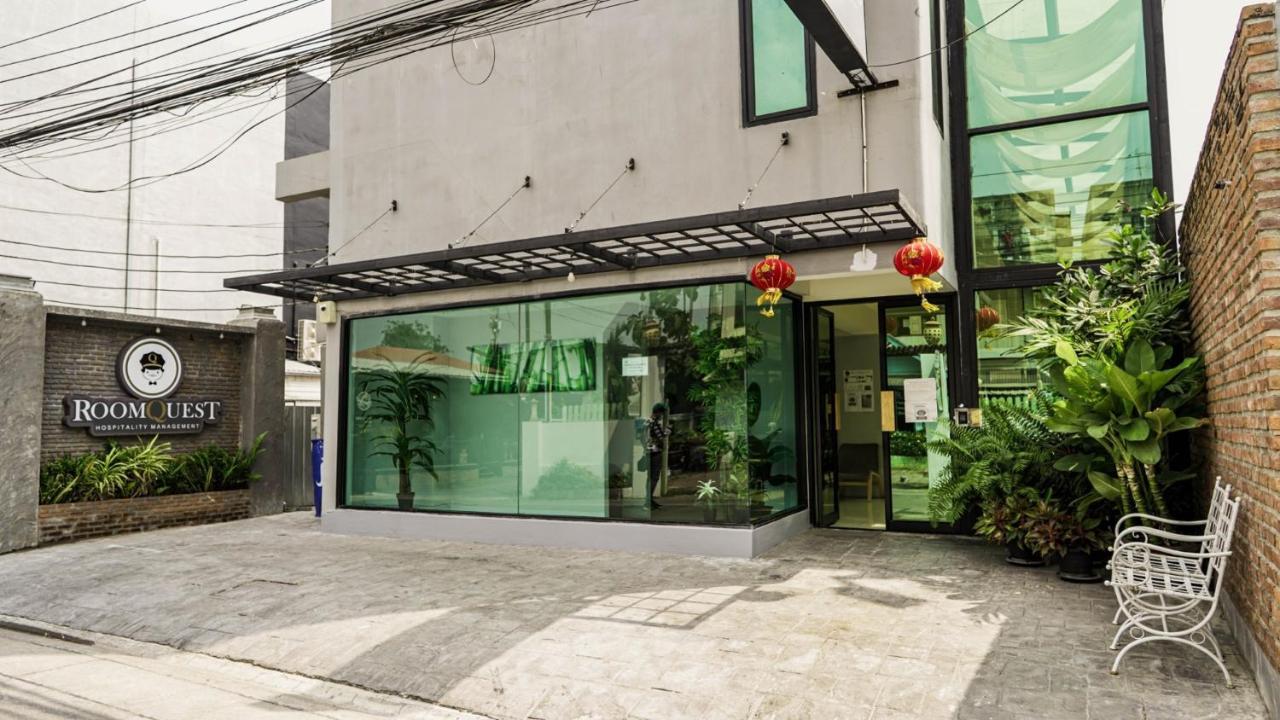 ホテル ルームクエスト ドンムアン バンコク都 エクステリア 写真
